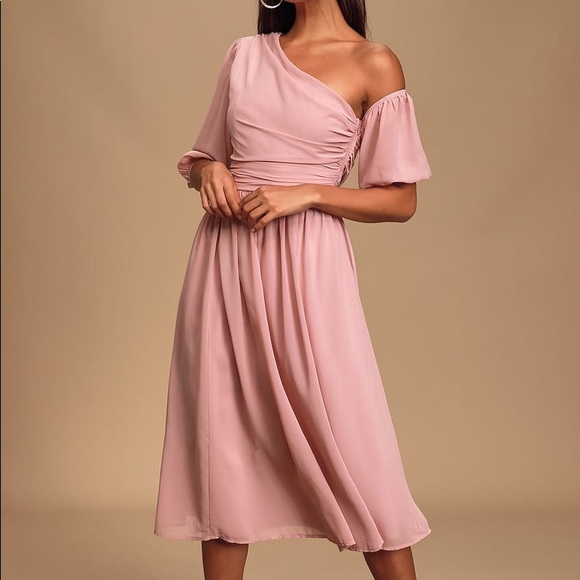 Lulus Dresses & Skirts - Lulu’s Dusty Lavender Asymmetrical Midi Dress | xs 🌸